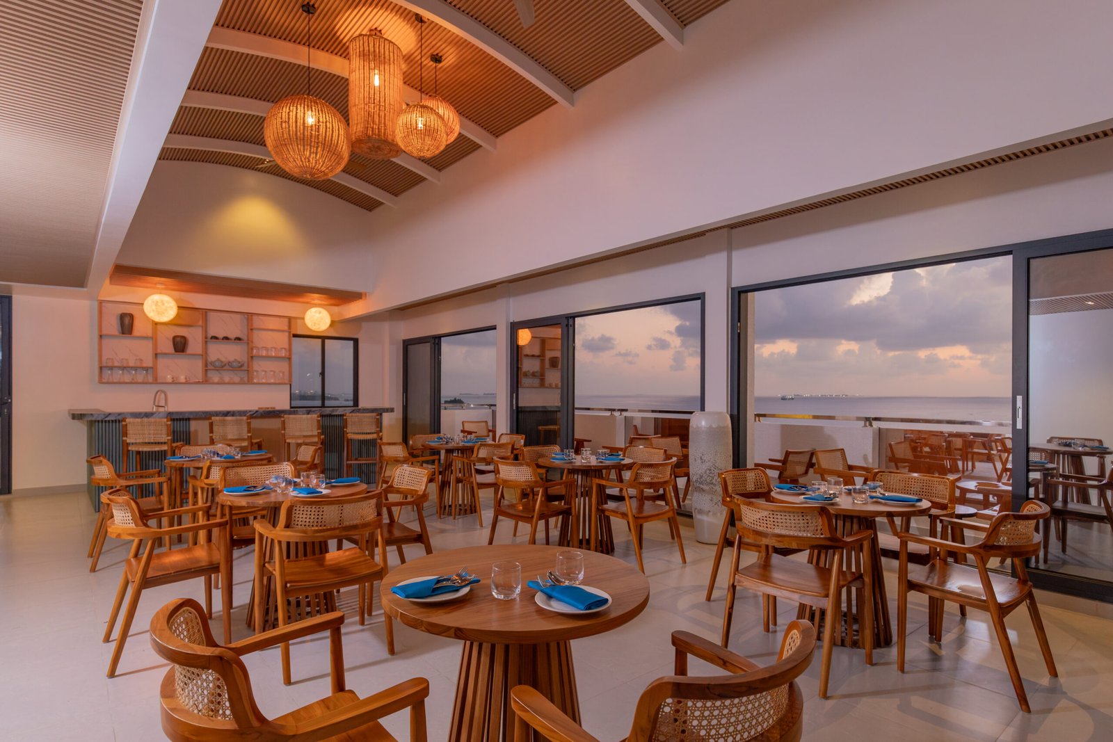 Nest Restaurant Arrival Beach & Spa--8