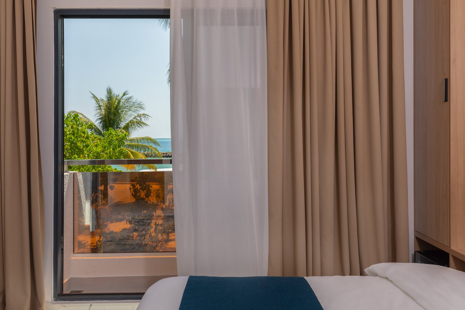 Arrival Beach & Spa - Deluxe Seaview with Mini Balcony