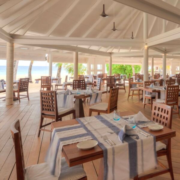 Athuruga-Maldives-Main-Restaurant-2025-VKP002-600x600