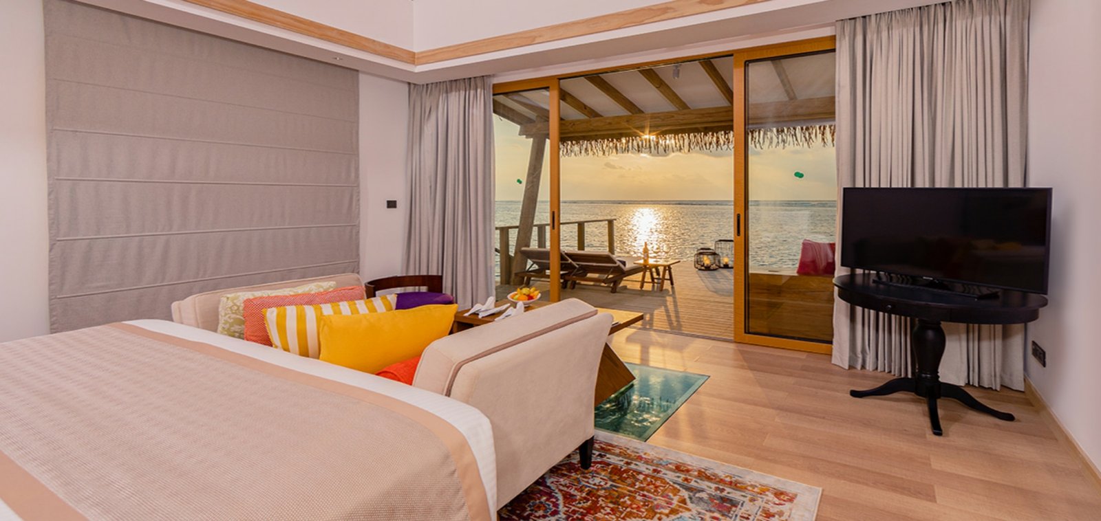 Cinnamon-Hakuraa-Huraa-Water-Bungalow-2