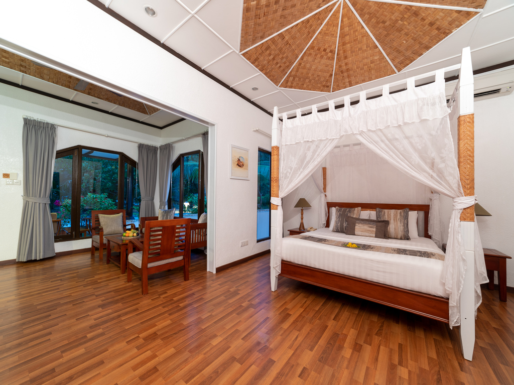 Deluxe beachfront rooms