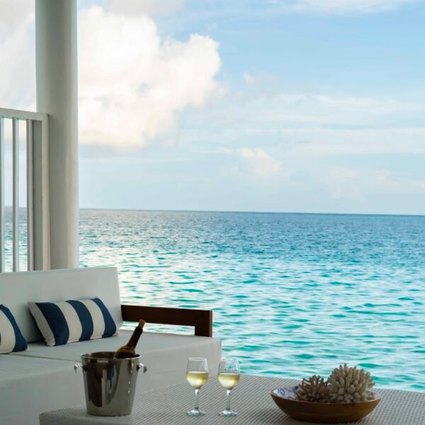 Diamonds-Athurgua-Water-Villa-Water-Villa-Suite-031-600x600