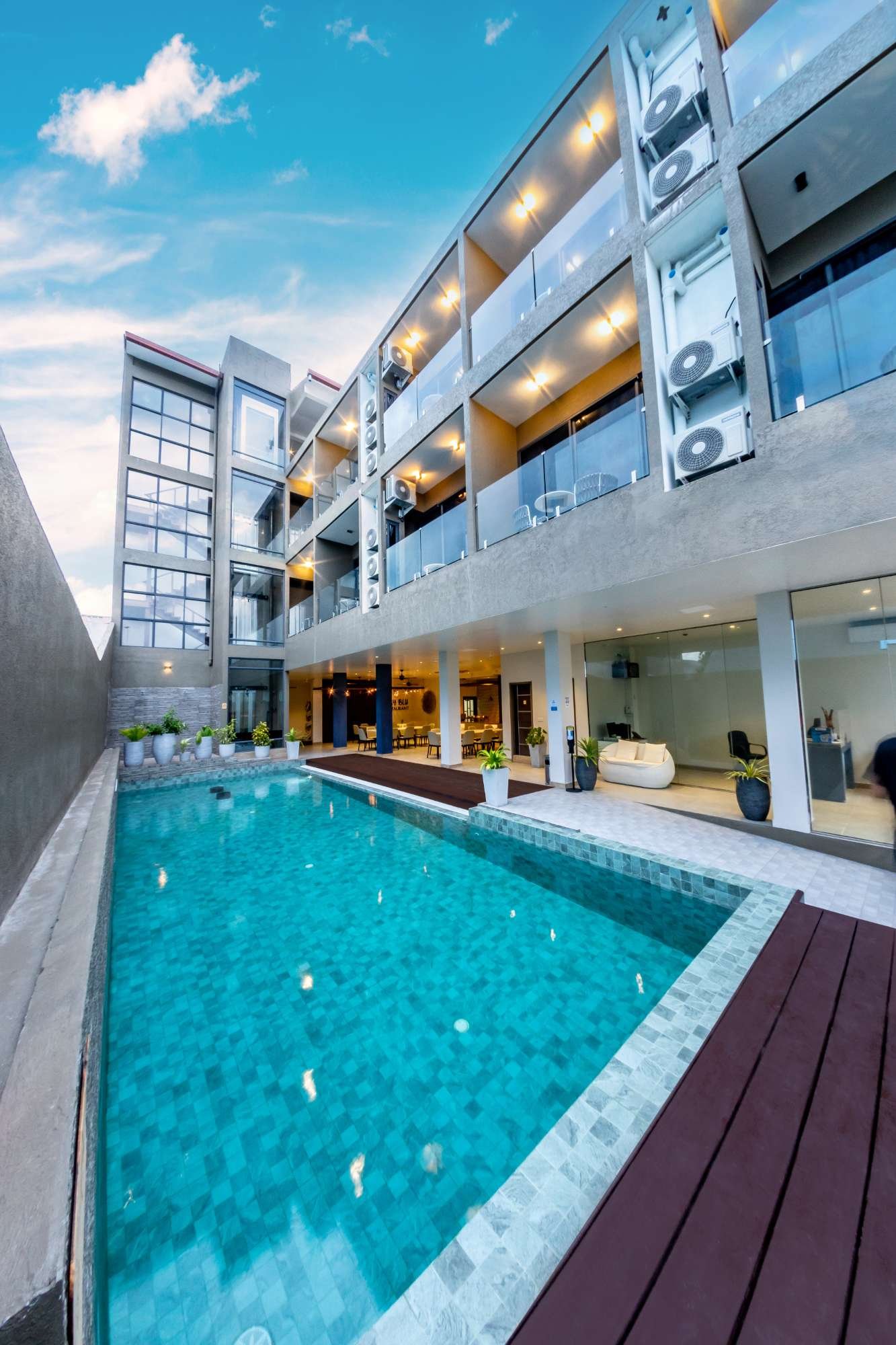 Exterior 1 - Hero Shot - Sky Beach Dhiffushi