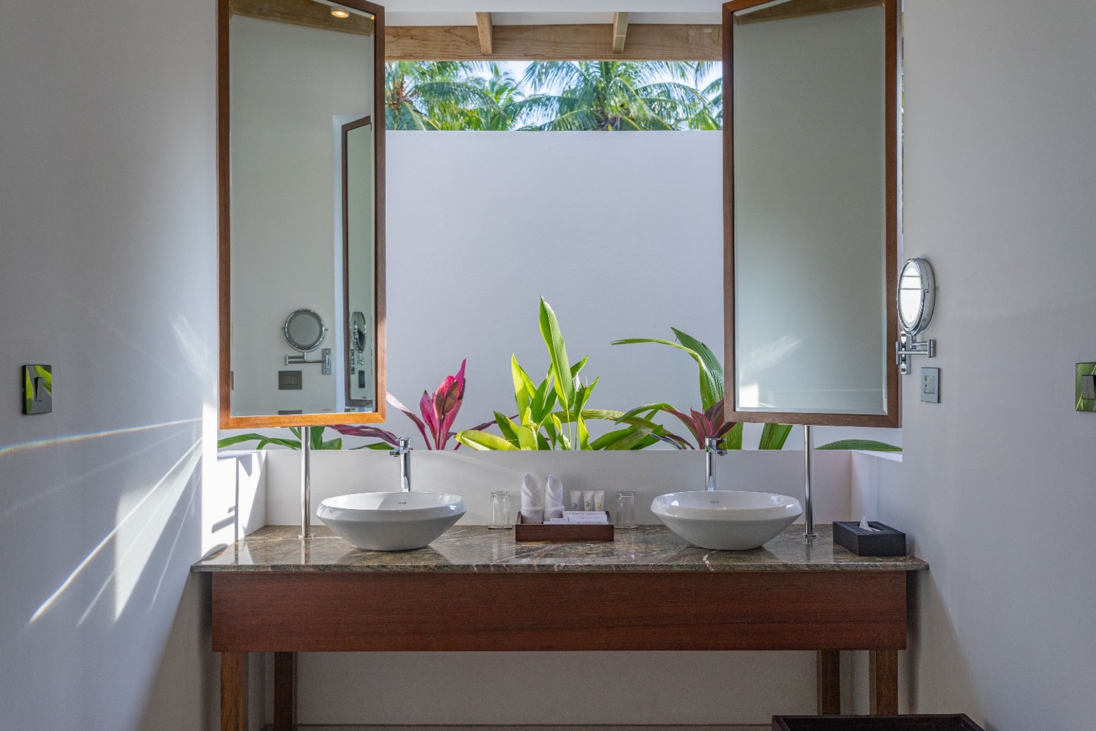 hakura_hura_cinnamon...beach_bungalow-min