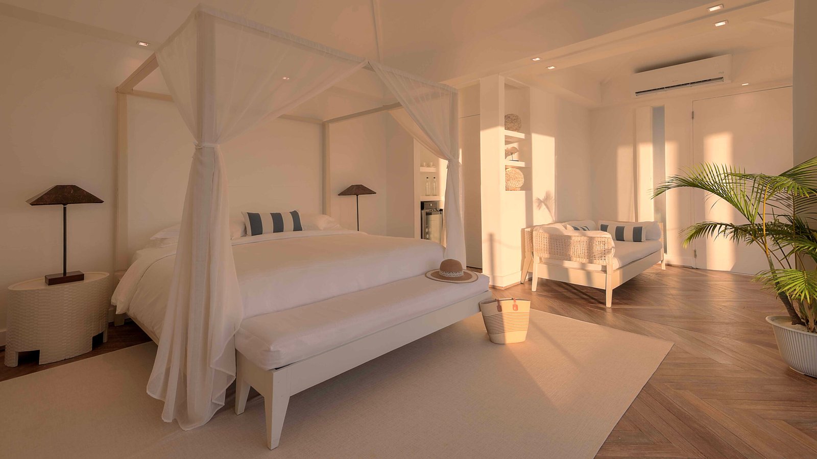 Diamonds-Athurgua-Water-Villa-Water-Villa-Suite-018